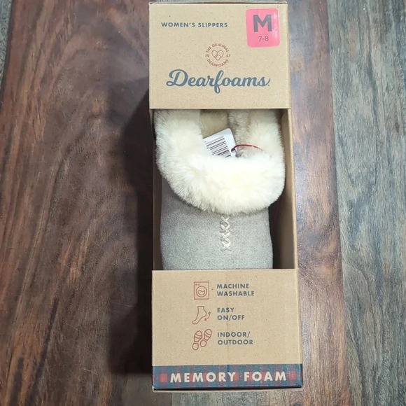 Dearfoams with Memory Foam Slippers - Picture 2 of 3